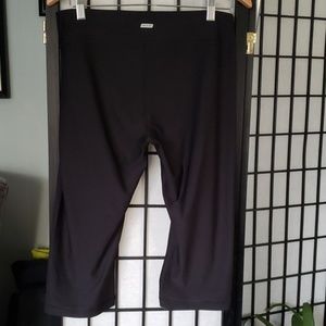 Moretultra sport capri leggings